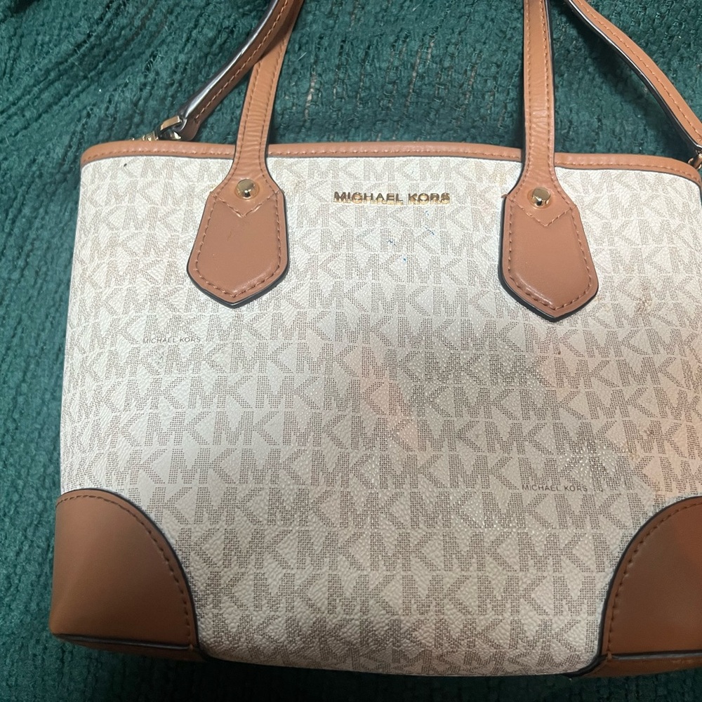 Michael Kors small purse. In great shape and I love it personally!